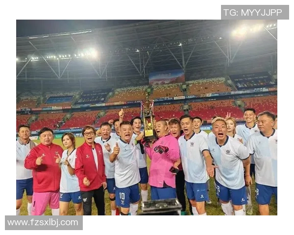 球星亲自签名赠送球迷：足球场上的感动时刻与温馨互动