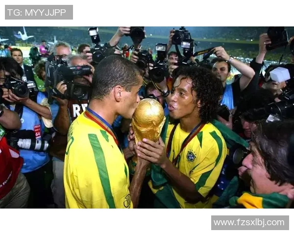 世界足坛传奇:足球球星如何评价罗纳尔多的卓越成就与影响力 世界足坛传奇:足球球星如何评价罗纳尔多的卓越成就与影响力