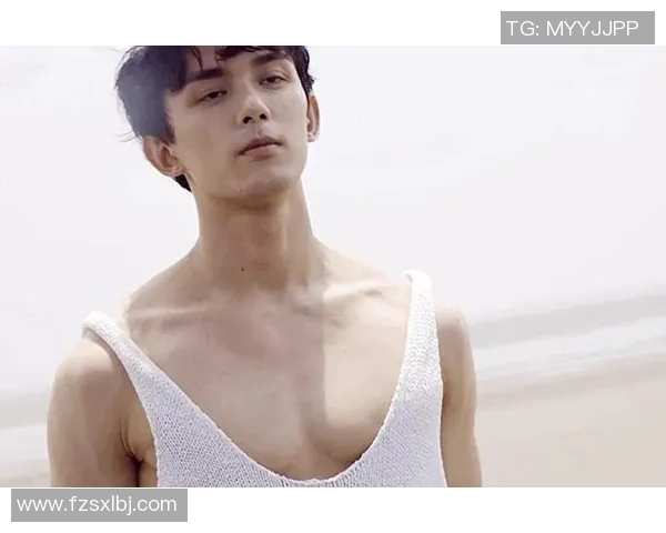 足球巨星健身秘笈揭秘高清腹肌照展现力量与自律之美 足球巨星健身秘笈揭秘高清腹肌照展现力量与自律之美